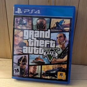 Grand Theft Auto V for PS4 - Blue Case Pre-owned